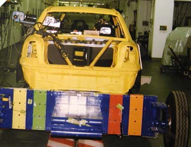 Bild 1: Versuchsanordung für Heckaufprall